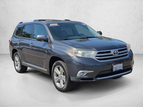 Used 2013 Toyota Highlander Limited FWD image 3