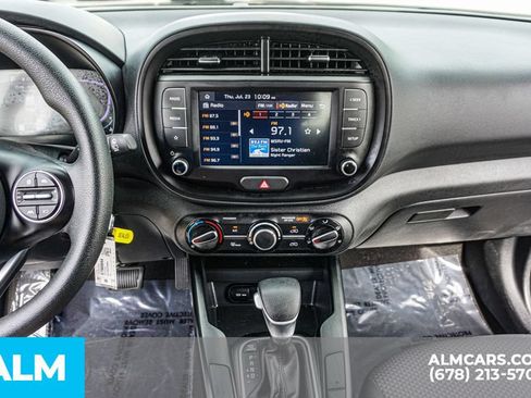 Used 2025 Kia Soul LX w/ LX Technology Package FWD image 38