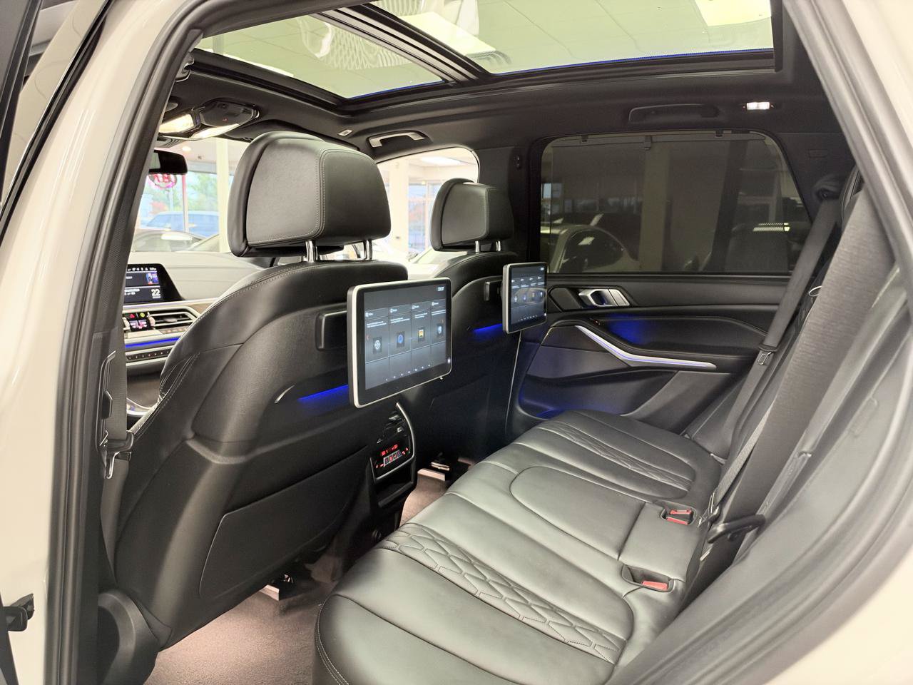 Used 2023 BMW X5 M50i w/ Executive Package AWD/4WD image 11