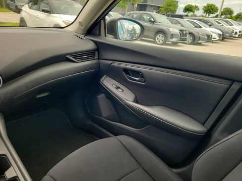 Used 2025 Nissan Sentra S FWD image 12