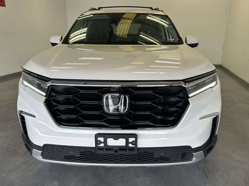 Used 2023 Honda Pilot Elite image 8