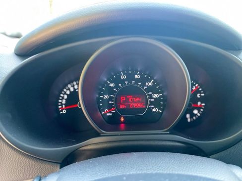 Used 2015 Kia Soul + w/ Primo Package FWD image 13