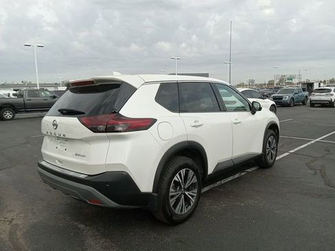 Used 2021 Nissan Rogue SV image 7