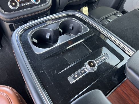 Used 2020 Lincoln Navigator Reserve w/ Luxury Package RWD image 26