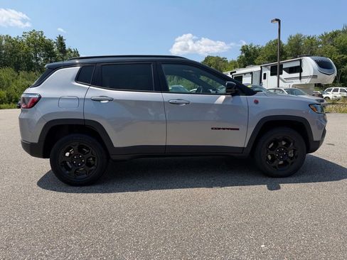 Used 2024 Jeep Compass Trailhawk AWD/4WD image 6