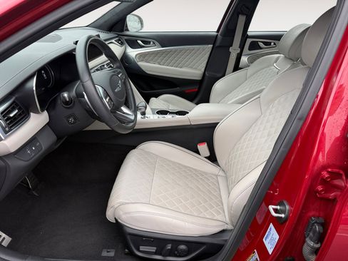 Used 2022 Genesis G70 3.3T image 10