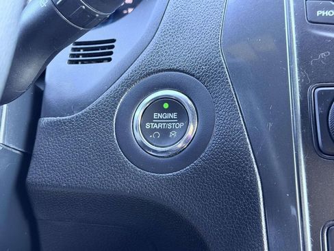 Used 2019 Ford Explorer XLT image 7