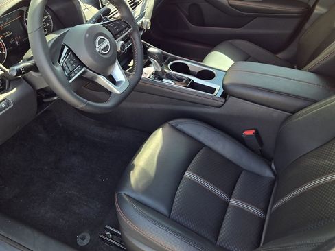 Used 2025 Nissan Altima 2.5 SR image 17