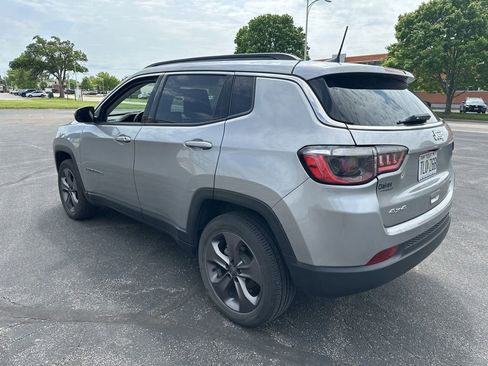 Used 2022 Jeep Compass Latitude AWD/4WD image 7