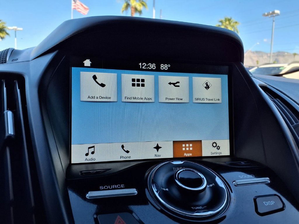 Used 2017 Ford C-MAX Titanium FWD image 6