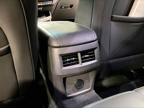 Used 2025 Cadillac CT4 Luxury RWD image 31