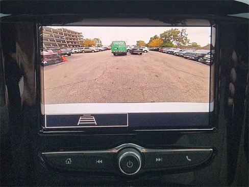 Used 2023 Chevrolet Traverse LS image 14