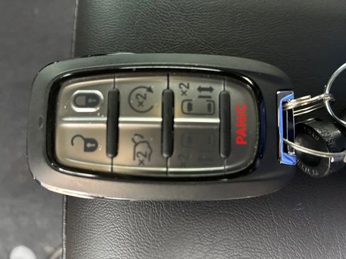 New 2026 Chrysler Pacifica Select image 29