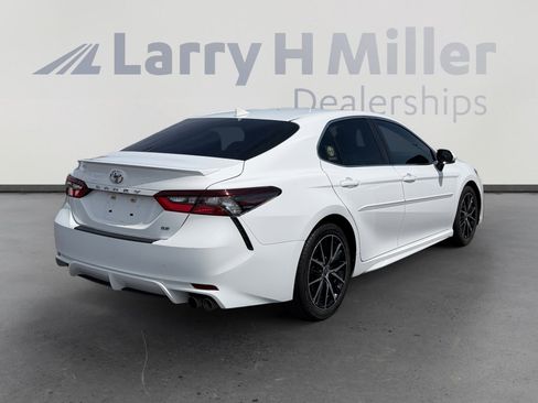 Used 2021 Toyota Camry SE w/ Audio Upgrade Package image 5