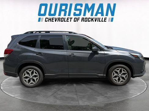 Used 2022 Subaru Forester Premium AWD/4WD image 7
