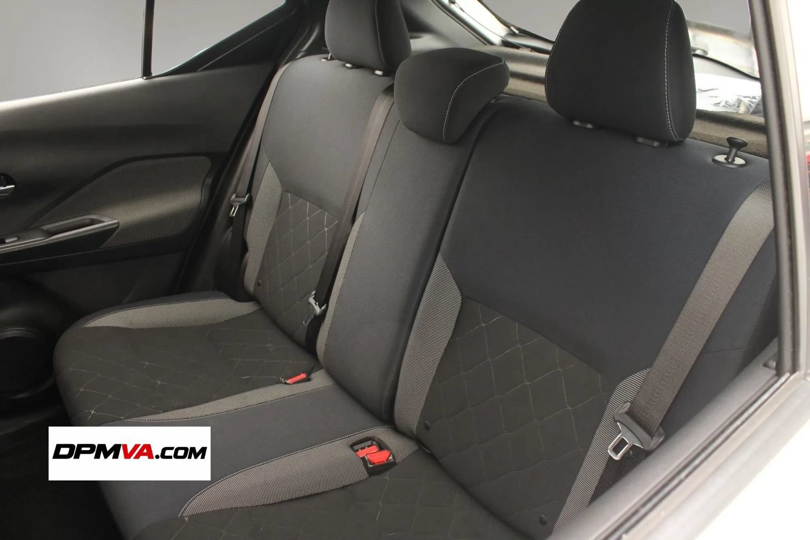 Used 2018 Nissan Kicks SV FWD image 17