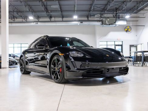 Used 2024 Porsche Taycan 4S image 3