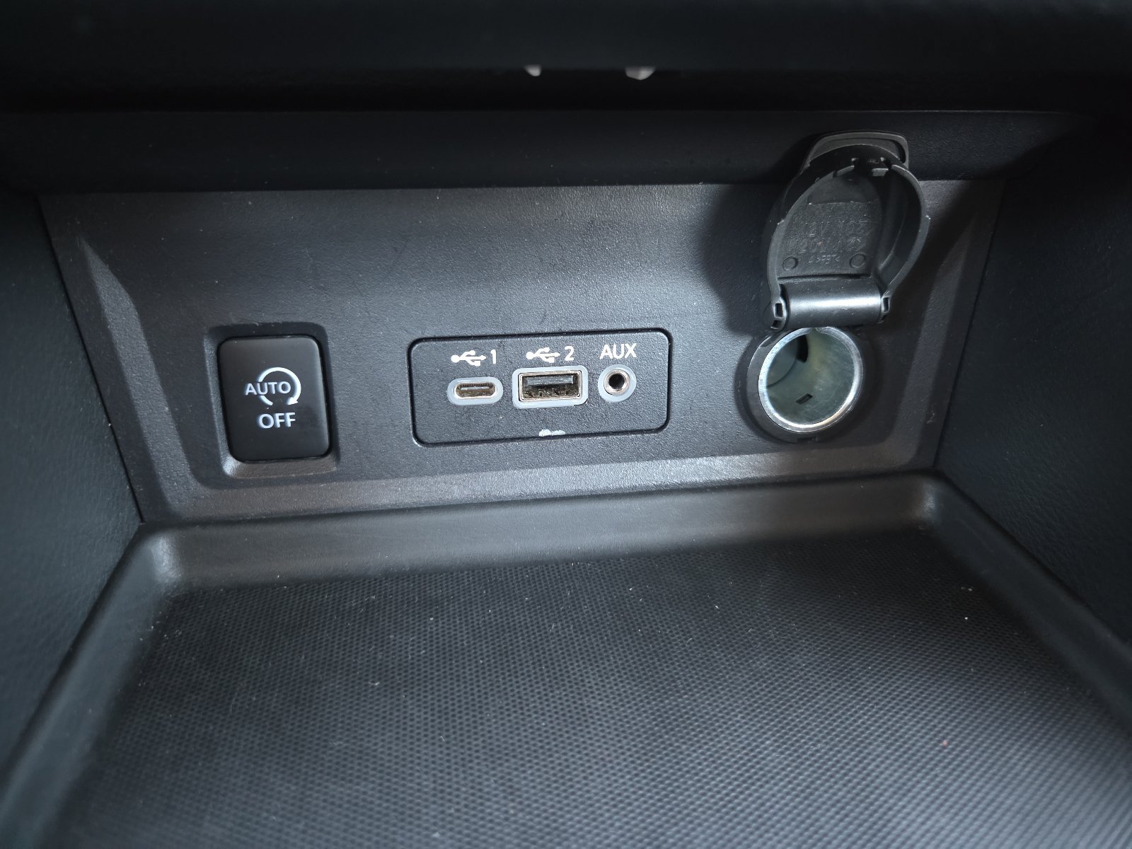Used 2024 Nissan Sentra SV FWD image 20