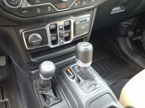 Certified 2022 Jeep Wrangler Unlimited Sport AWD/4WD image 17