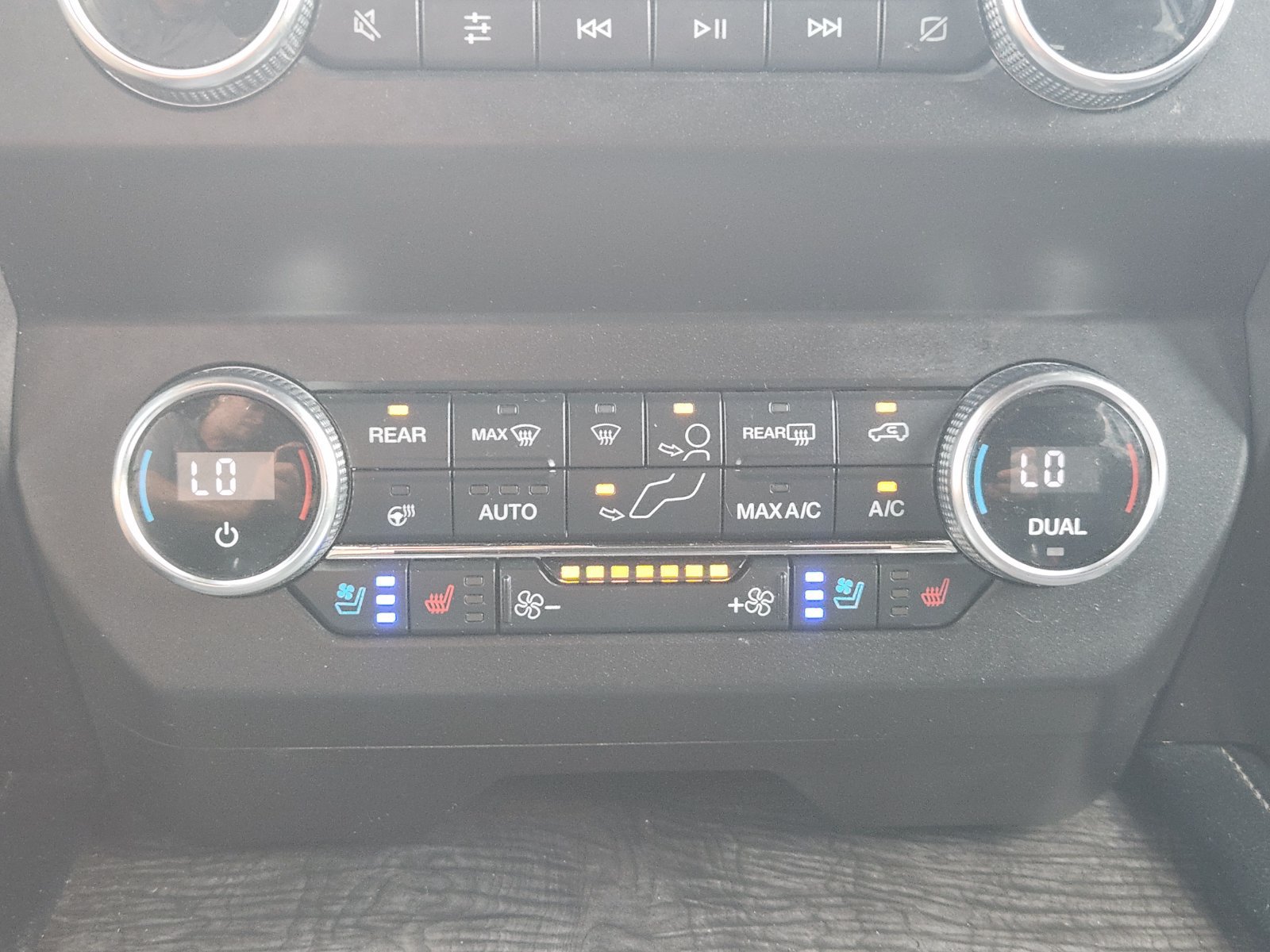 Used 2019 Ford Expedition Max Limited AWD/4WD image 22