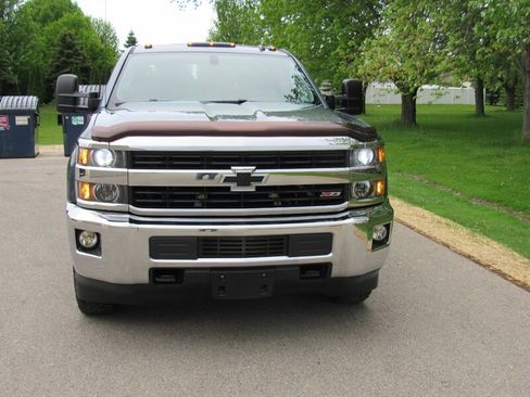 Used 2015 Chevrolet Silverado 2500 LT w/ Z71 Package, Off-Road AWD/4WD image 3