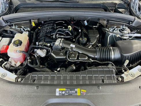 Used 2024 Jeep Grand Cherokee L Laredo image 28