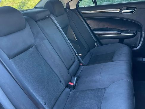 Used 2019 Chrysler 300 Touring image 13