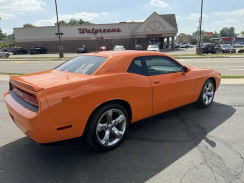 Used 2012 Dodge Challenger SXT Plus RWD image 5