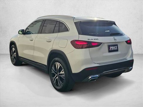 Used 2025 Mercedes-Benz GLA 250 4MATIC image 3