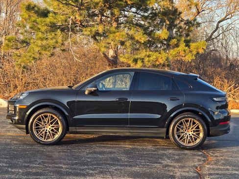 Used 2025 Porsche Cayenne Coupe image 2