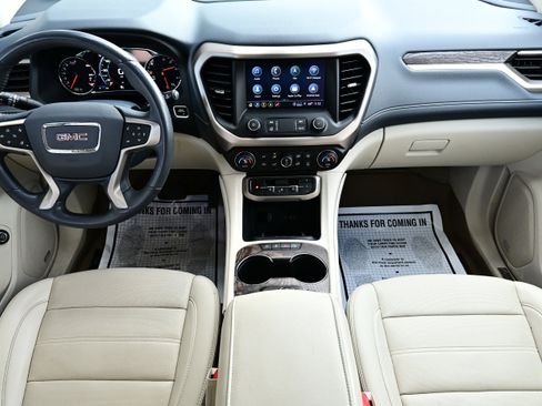Used 2021 GMC Acadia Denali w/ Denali Ultimate Package AWD/4WD image 17