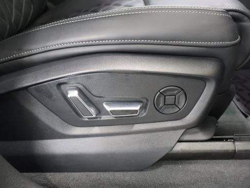 Used 2024 Audi SQ8 Prestige w/ Prestige Package image 22