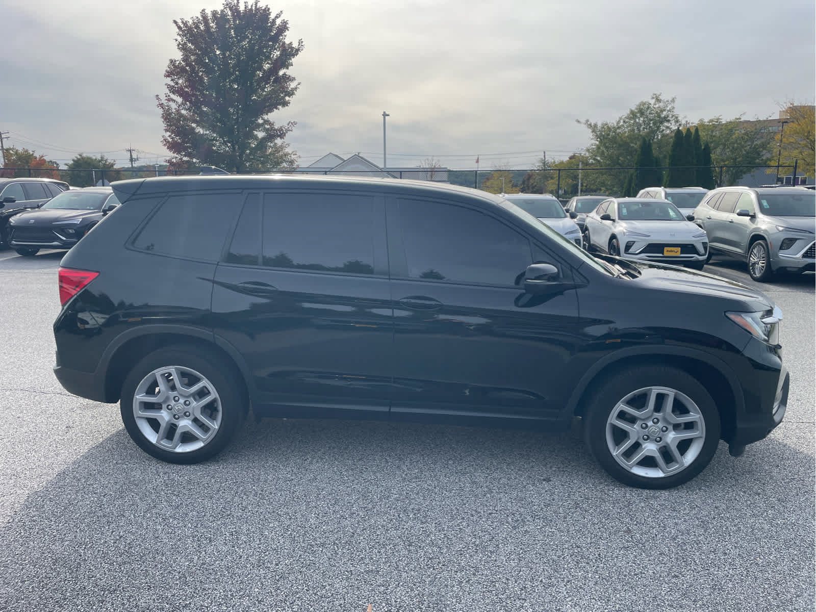 Used 2025 Honda Passport EX-L image 5