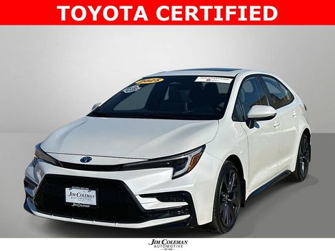 Certified 2025 Toyota Corolla SE image 1