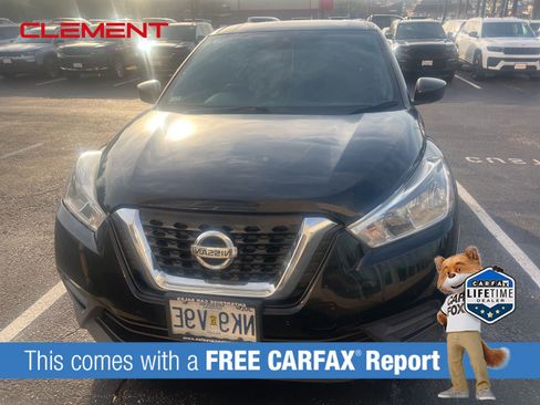 Used 2020 Nissan Kicks S image 1