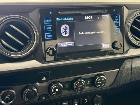 Used 2019 Toyota Tacoma TRD Off-Road w/ Technology Package AWD/4WD image 20