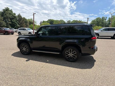 Used 2025 Lexus GX 550 w/ Accessory Package (2T) AWD/4WD image 12