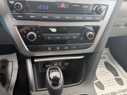 Used 2016 Hyundai Sonata SE image 22