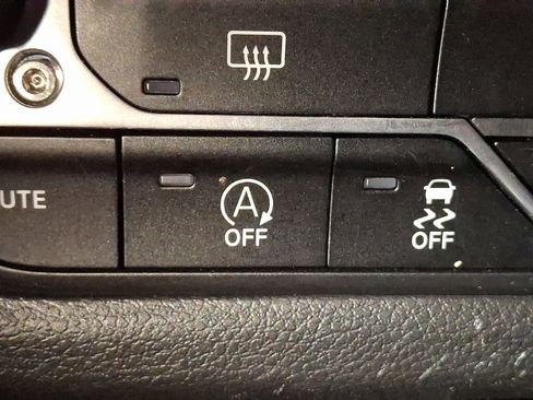 Used 2024 Jeep Wrangler Sport S image 25