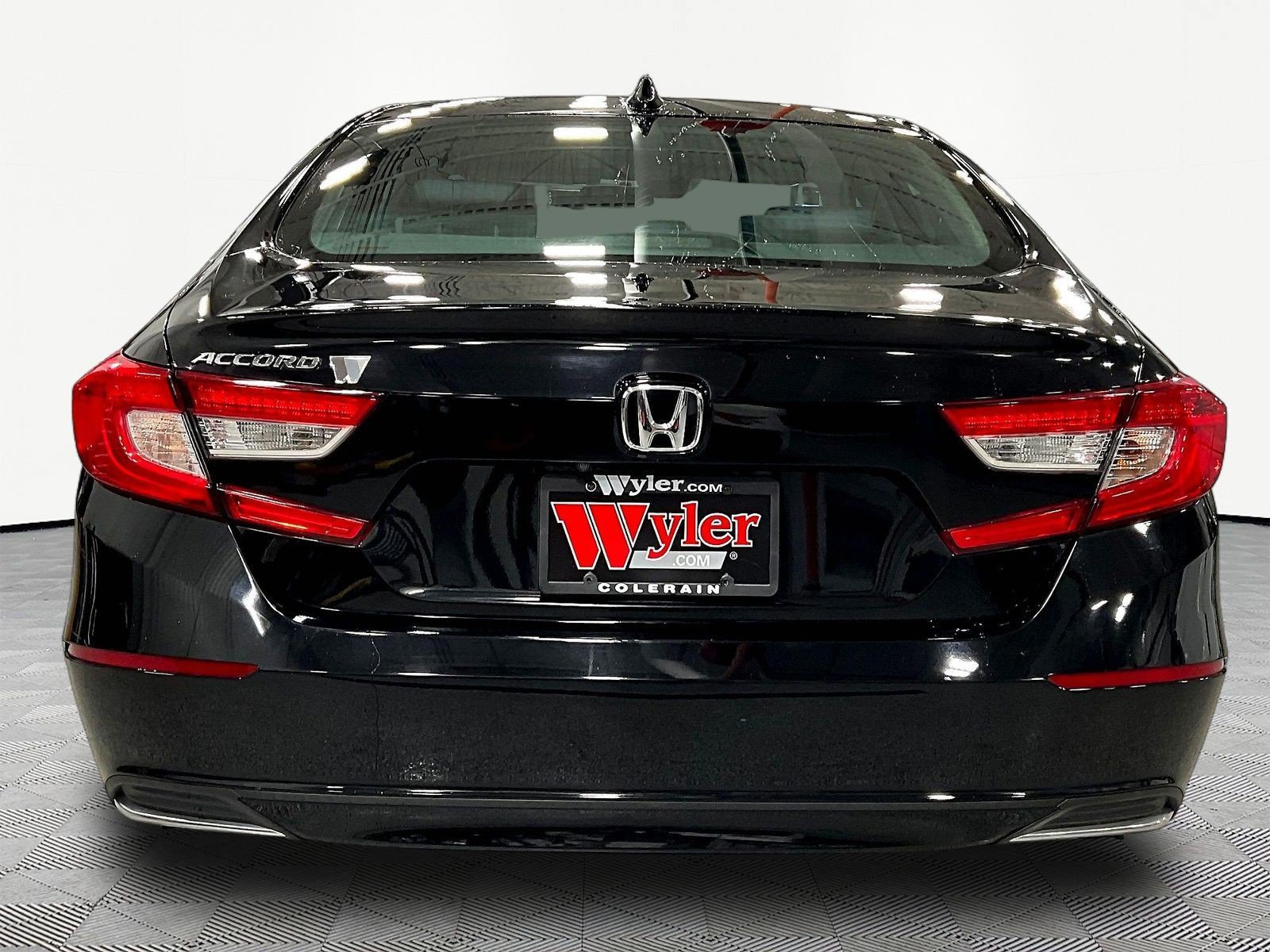 Used 2018 Honda Accord EX image 5