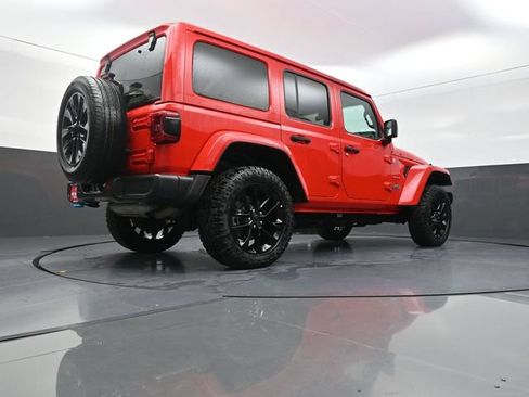 Used 2024 Jeep Wrangler Unlimited Sahara AWD/4WD image 36