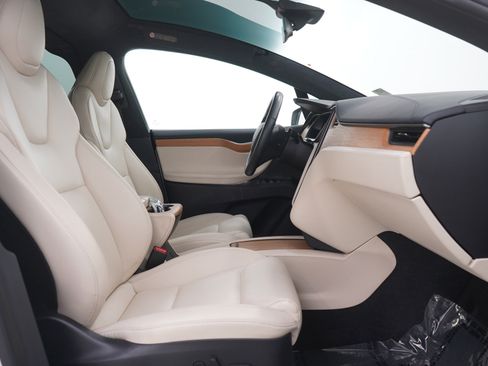 Used 2020 Tesla Model X Long Range AWD/4WD image 21