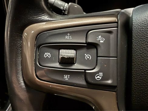 Used 2022 Chevrolet Silverado 1500 High Country w/ High Country Premium Package AWD/4WD image 19