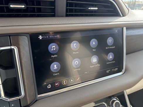 Used 2021 GMC Yukon XL Denali w/ Denali Premium Package image 24