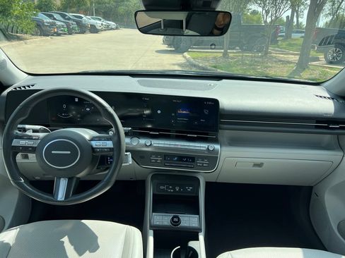 Used 2024 Hyundai Kona Limited FWD image 10