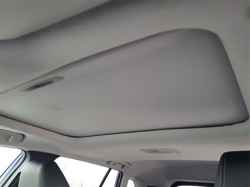 Certified 2025 Toyota Corolla Cross XLE image 13