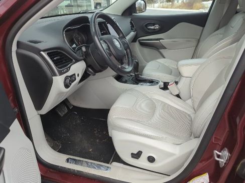 Used 2019 Jeep Cherokee Limited image 6