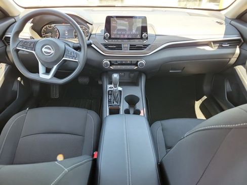 Used 2025 Nissan Altima 2.5 SV image 12