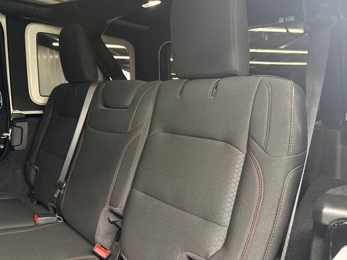 Used 2021 Jeep Wrangler Unlimited Rubicon AWD/4WD image 12