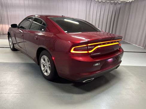 Used 2019 Dodge Charger SXT w/ Leather Interior Group RWD image 5